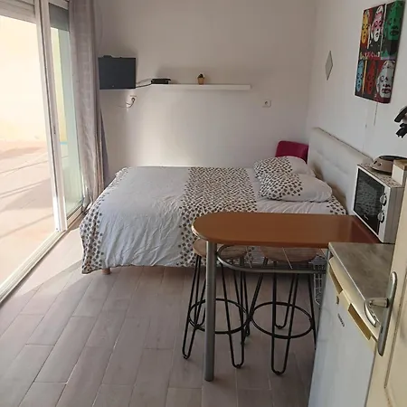 Hébergement de vacances Sympa Meublé Avec Parking Privé Et Piscine
