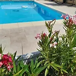 Sympa Meuble Avec Parking Prive Et Piscine *