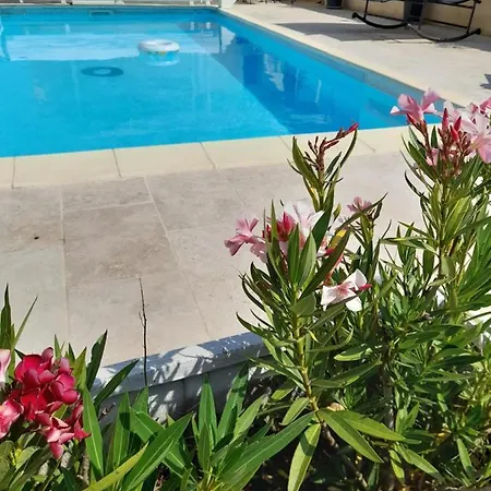 Studio Sympa Avec Parking Prive, Piscine Et Clim *