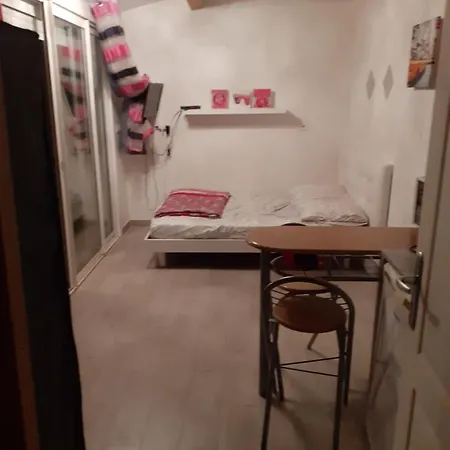 Sympa Meublé Avec Parking Privé Hébergement de vacances *